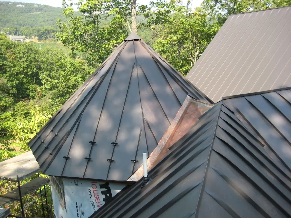 Professional Gutter Cleaning by Craftsman Roofing in Tujunga